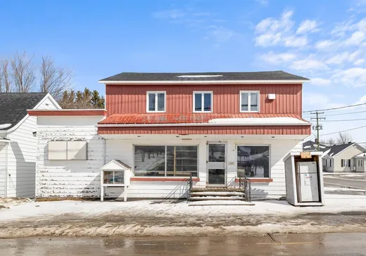 4-Plex à vendre - 1425 Rue Principale, St-Philemon, G0R 4A0