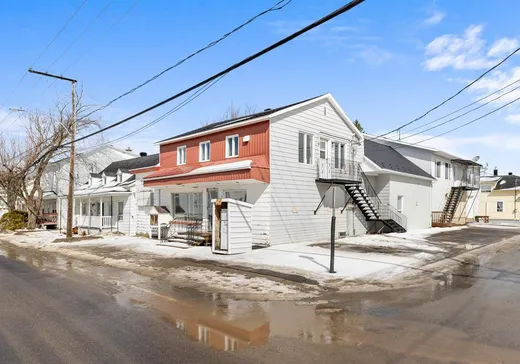 4-Plex à vendre - 1425 Rue Principale, St-Philemon, G0R 4A0