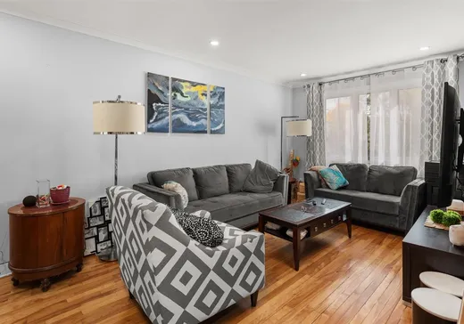 Triplex à vendre - 11219-11223 Av. Plaza, Montréal (Nord), H1H 4M9