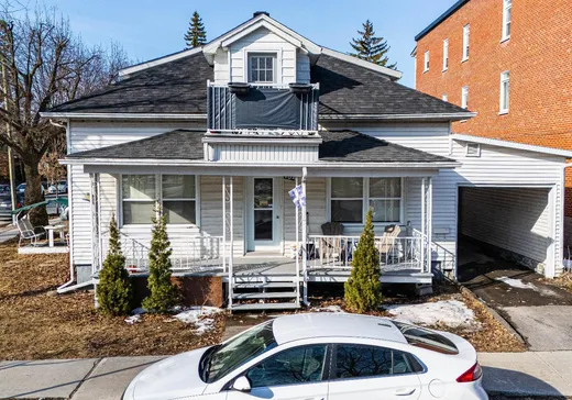 Duplex à vendre - 104 Rue Nicholson, Salaberry-de-Valleyfield, J6T4N3