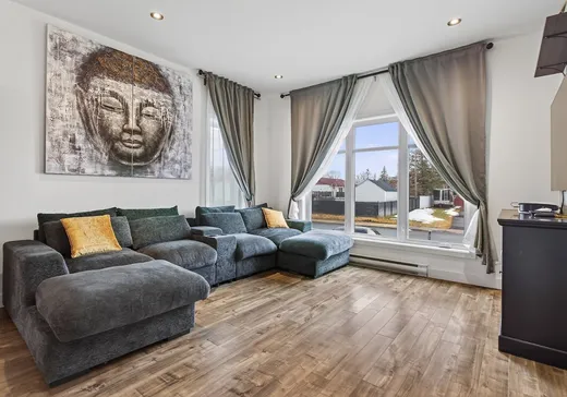 Duplex à vendre - 3987 - 3989 Rue Paré, St-Hubert, J3Y 4S5