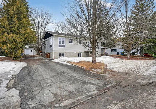 Triplex à vendre - 140-144 Rue Lauzon, Saint-Jérôme, J7Y 3P1