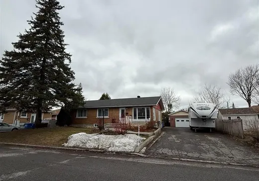 Triplex à vendre - 97-97B Rue Fresnel, Longueuil, J6K 4B1