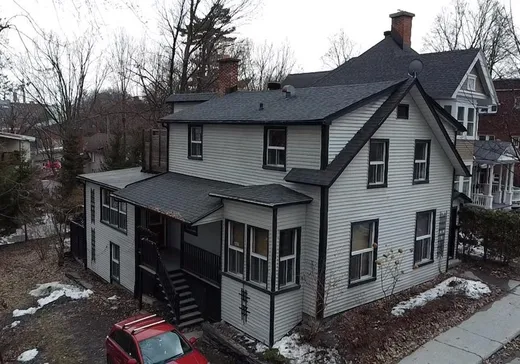 Triplex à vendre - 300-304 Rue Moore, Sherbrooke, J1H1B9