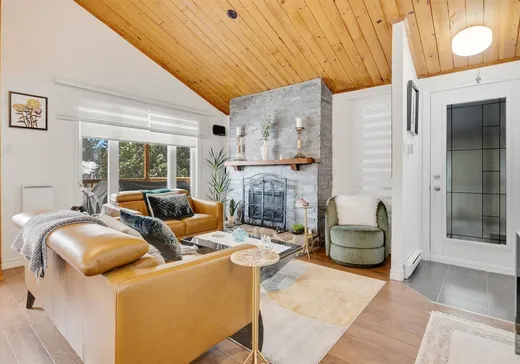 Duplex à vendre - 4-6 Av. Godfrey, Saint-Sauveur, J0R 1R4