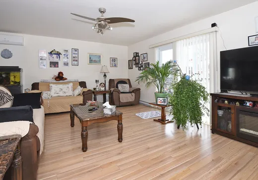 Triplex à vendre - 206 Rue Maden, Salaberry-de-Valleyfield, J6S 3V6