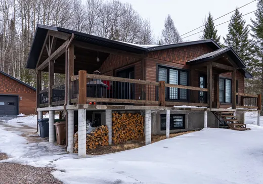 Duplex à vendre - 150 Route Pierre-Neveu, Mont-Laurier, J9L 3G5