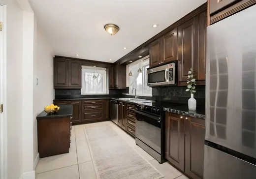 Duplex for Sale - 8063 Rue de la Croix (8063-8065), Montreal (Saint-Leonard), H1P 2V1