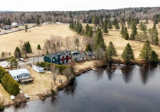 4-Plex à vendre - 971-973 Ch. du Domaine-du-Pinacle, Coaticook, J1A 2S4