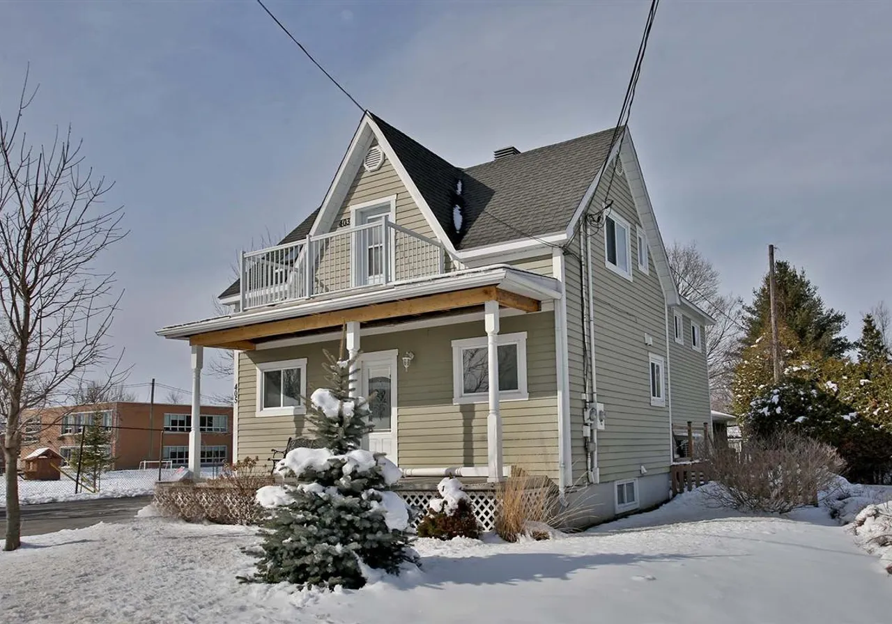 403Z-405Z Rue St-Paul E. — photo 2