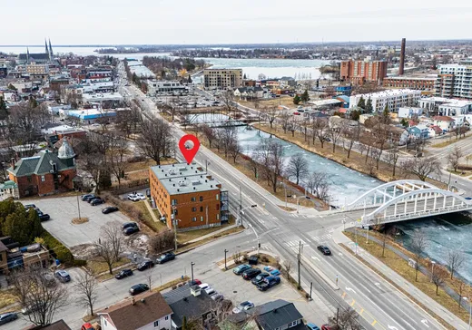 5-Plex à vendre - 121-125 Rue Victoria, Salaberry-de-Valleyfield, J6T 0E6