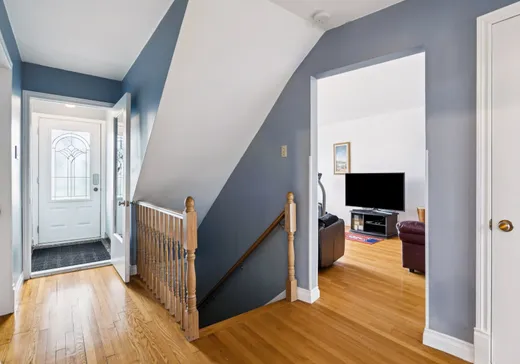 Triplex à vendre - 321-323 Rue Benoit E., Longueuil, J4J 2N8