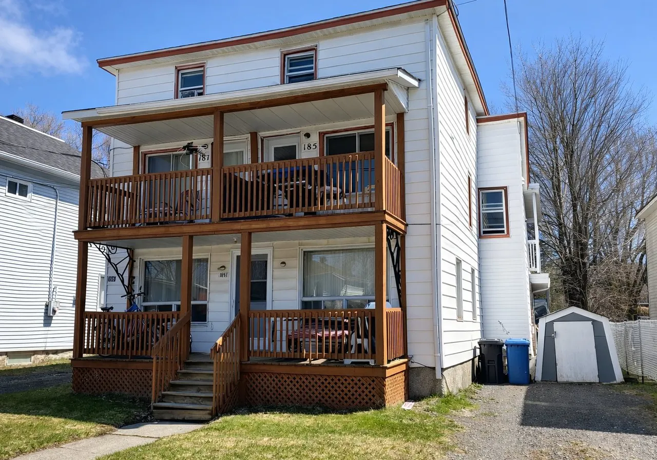 185-189 Rue Court — photo 1