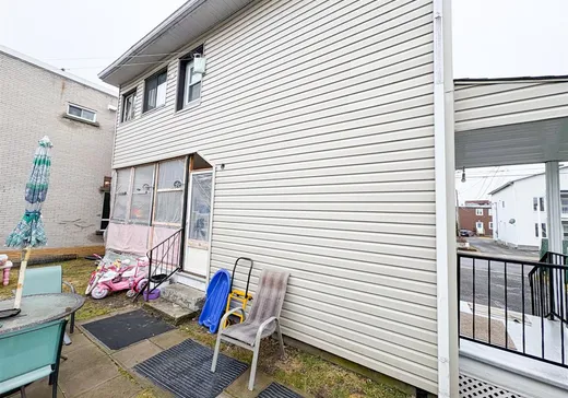 Triplex for Sale - 420-422 Rue St-Claude, Drummondville, J2B 1W8