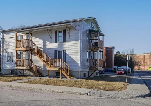 Duplex à vendre - 302-304 Rue Cartier, Magog, J1X1X6