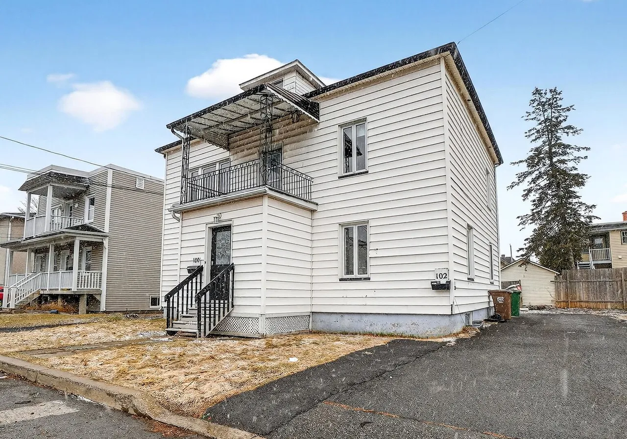100-102 Rue Comtois — photo 2