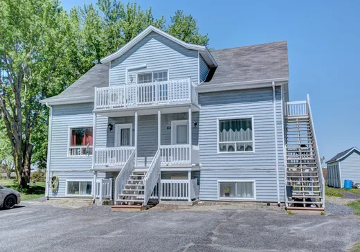 5-Plex for Sale - 312-320 5e Avenue, Sainte-Hélène-de-Bagot, J0H 1M0