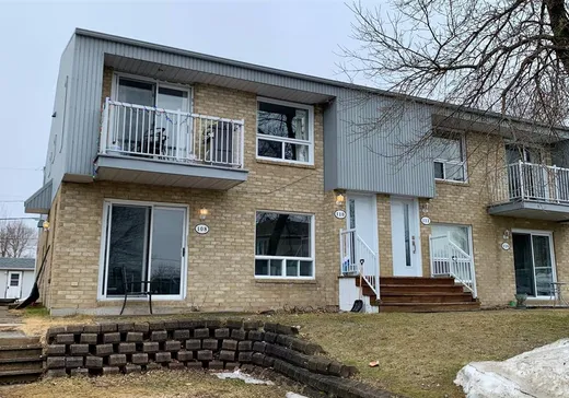 Duplex à vendre - 108-110 Rue Laurette-Lapierre, Breakeyville, G6Z8A1