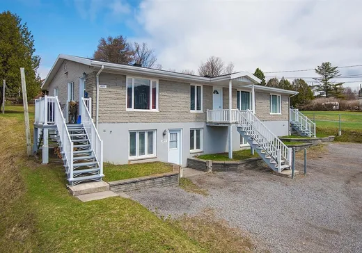 Triplex à vendre - 457 Av. Ste-Brigitte, Sainte-Brigitte-de-Laval, G0A3K0