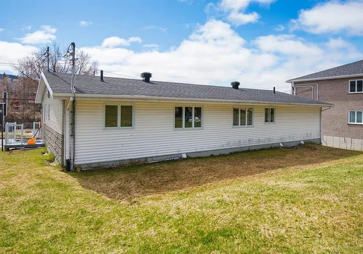 Triplex à vendre - 457 Av. Ste-Brigitte, Sainte-Brigitte-de-Laval, G0A 3K0