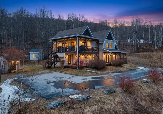 Triplex à vendre - 53-57 Rue des Méandres, Magog, J0B2C0