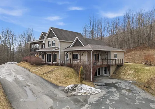 Triplex à vendre - 53-57 Rue des Méandres, Magog, J0B 2C0