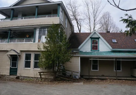 5-Plex à vendre - 38-44A Rue Junction, Ulverton, J0B 1E0