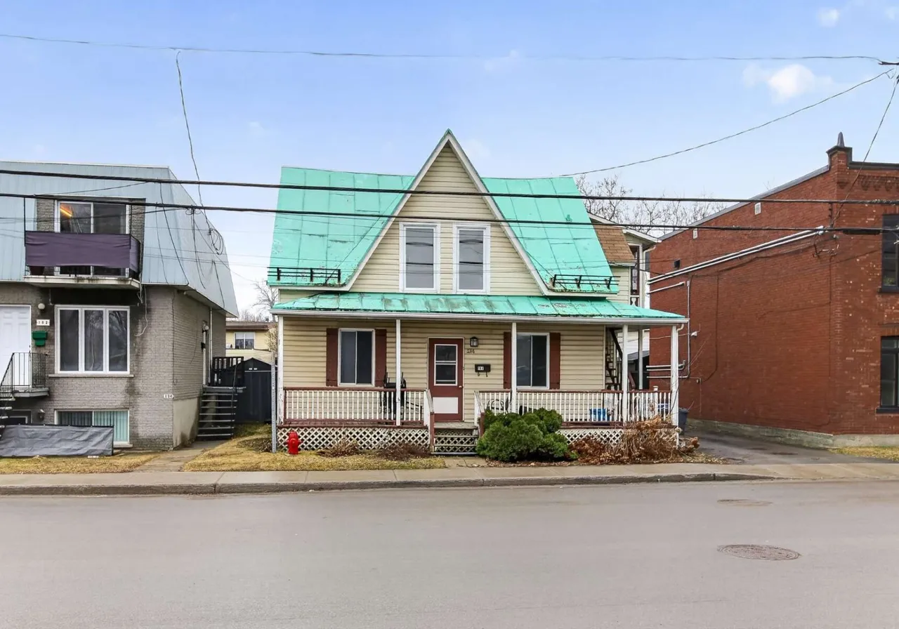 180-184 Rue Latour — photo 2