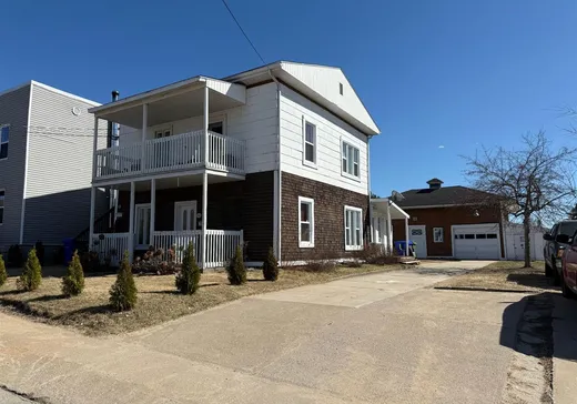 Duplex à vendre - 315-315A Rue Laurier, La Tuque, G9X1Y2