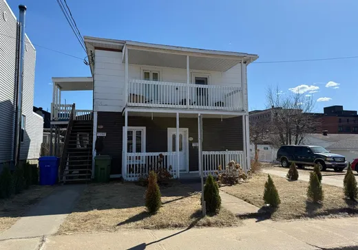 Duplex à vendre - 315-315A Rue Laurier, La Tuque, G9X 1Y2