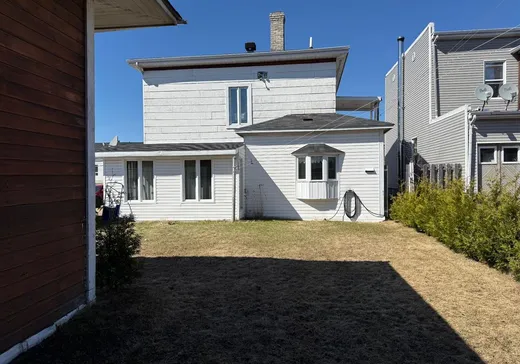 Duplex à vendre - 315-315A Rue Laurier, La Tuque, G9X 1Y2