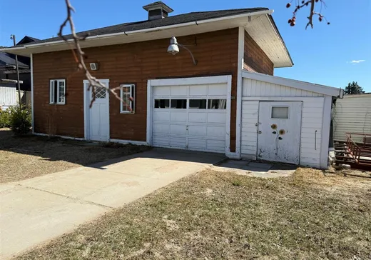 Duplex à vendre - 315-315A Rue Laurier, La Tuque, G9X 1Y2