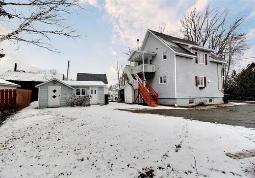 Duplex à vendre - 523-525 Av. Leclerc, Dégelis, G5T1H6