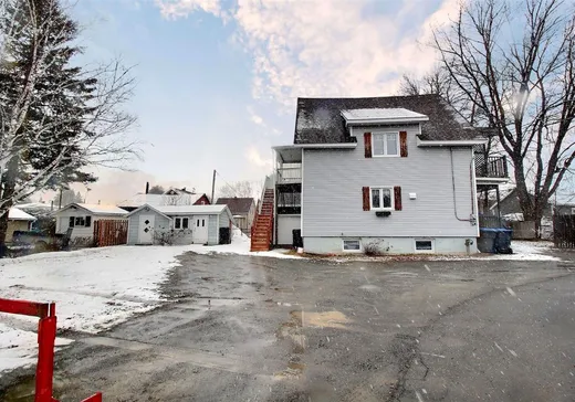 Duplex à vendre - 523-525 Av. Leclerc, Dégelis, G5T 1H6