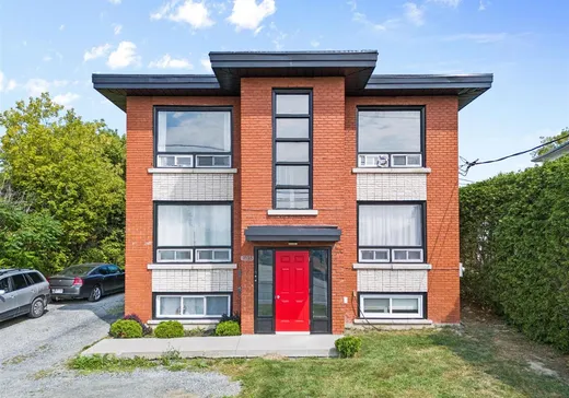 Triplex à vendre - 1135 Rue Deschaillons, Fleurimont, J1G1X6