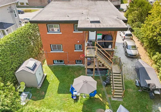 Triplex à vendre - 1135 Rue Deschaillons, Fleurimont, J1G 1X6
