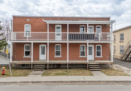 4-Plex à vendre - 605-611 Rue Notre-Dame, Drummondville, J2B2L7