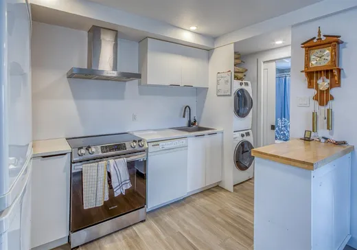 4-Plex à vendre - 605-611 Rue Notre-Dame, Drummondville, J2B 2L7