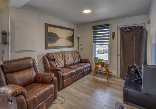 4-Plex à vendre - 605-611 Rue Notre-Dame, Drummondville, J2B 2L7