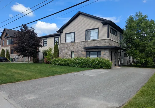 4-Plex à vendre - 5049 Rue Bertrand-Fabi, Rock Forest, J1N 0S7