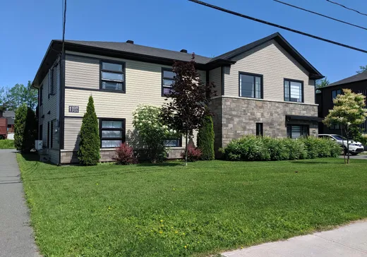 4-Plex à vendre - 5049 Rue Bertrand-Fabi, Rock Forest, J1N 0S7
