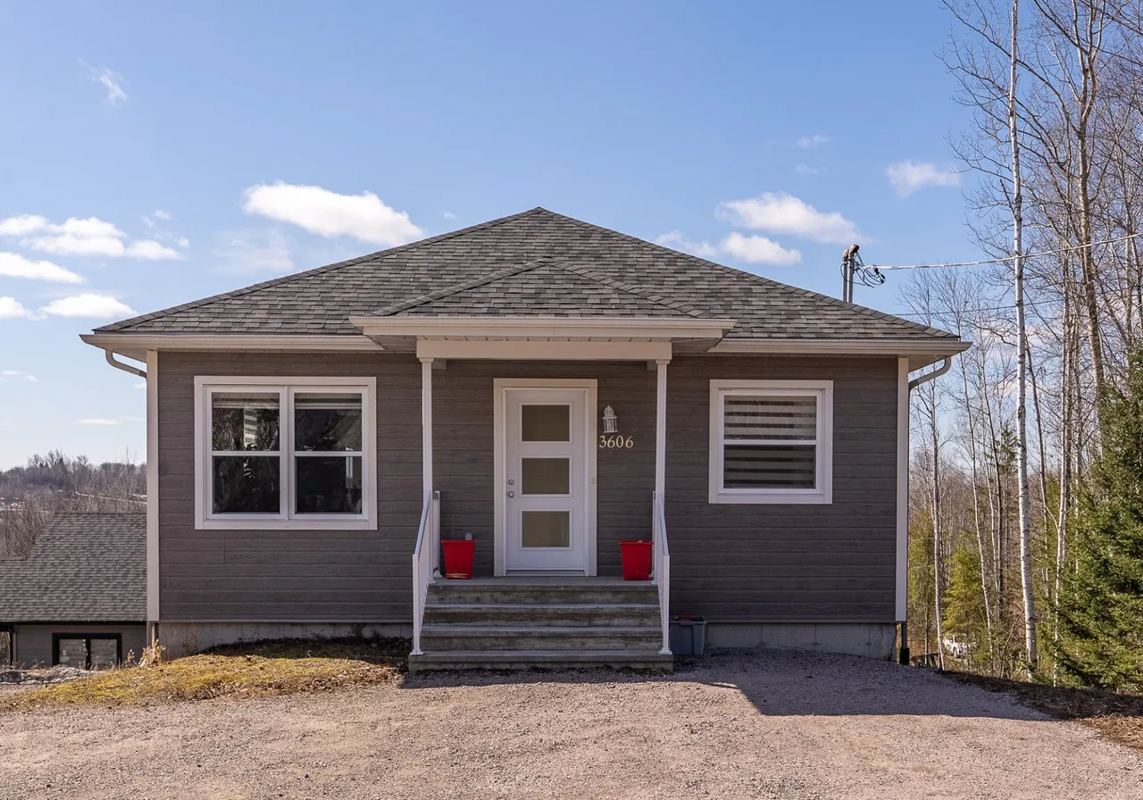 3606-3608 Ch. Bellevue — photo 1