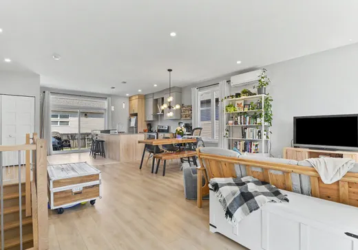 Duplex à vendre - 2947-2947A Rue des Érables, Sainte-Marthe-sur-le-Lac, J0N 1P0