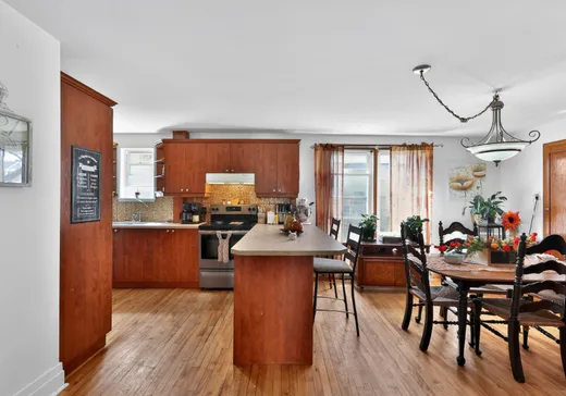 Triplex à vendre - 115-119 Rue St-Antoine N., Granby, J2G 5G4