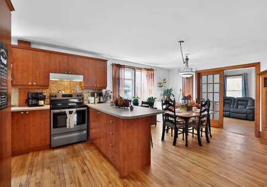 Triplex à vendre - 115-119 Rue St-Antoine N., Granby, J2G 5G4