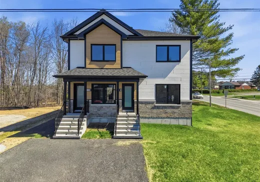 Duplex for sale - 3598-3600 Rue Maude-Abbott, Rock Forest-Saint-Élie-Deauville, J1N2Z3