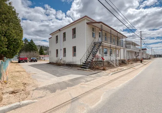 Triplex for Sale - 667 Rue Principale, Notre-Dame-de-Montauban, G0X 1W0