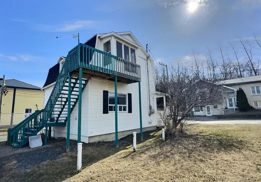Duplex à vendre - 200 Av. D'Amours, Matane, G4W 2X7