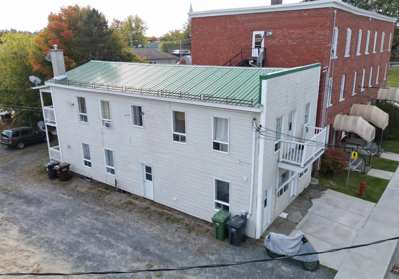 10-16 Rue St-Joseph — photo 2