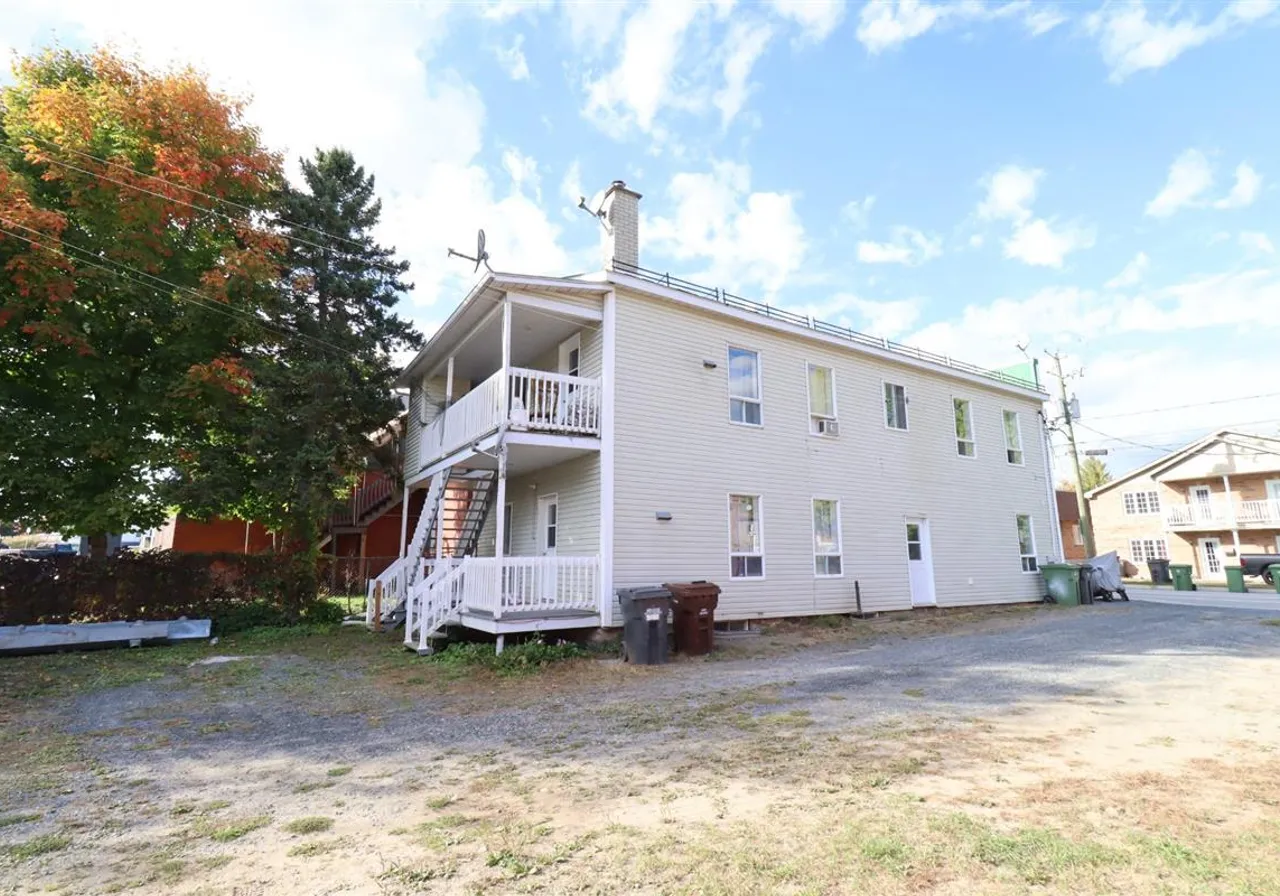 10-16 Rue St-Joseph — photo 3